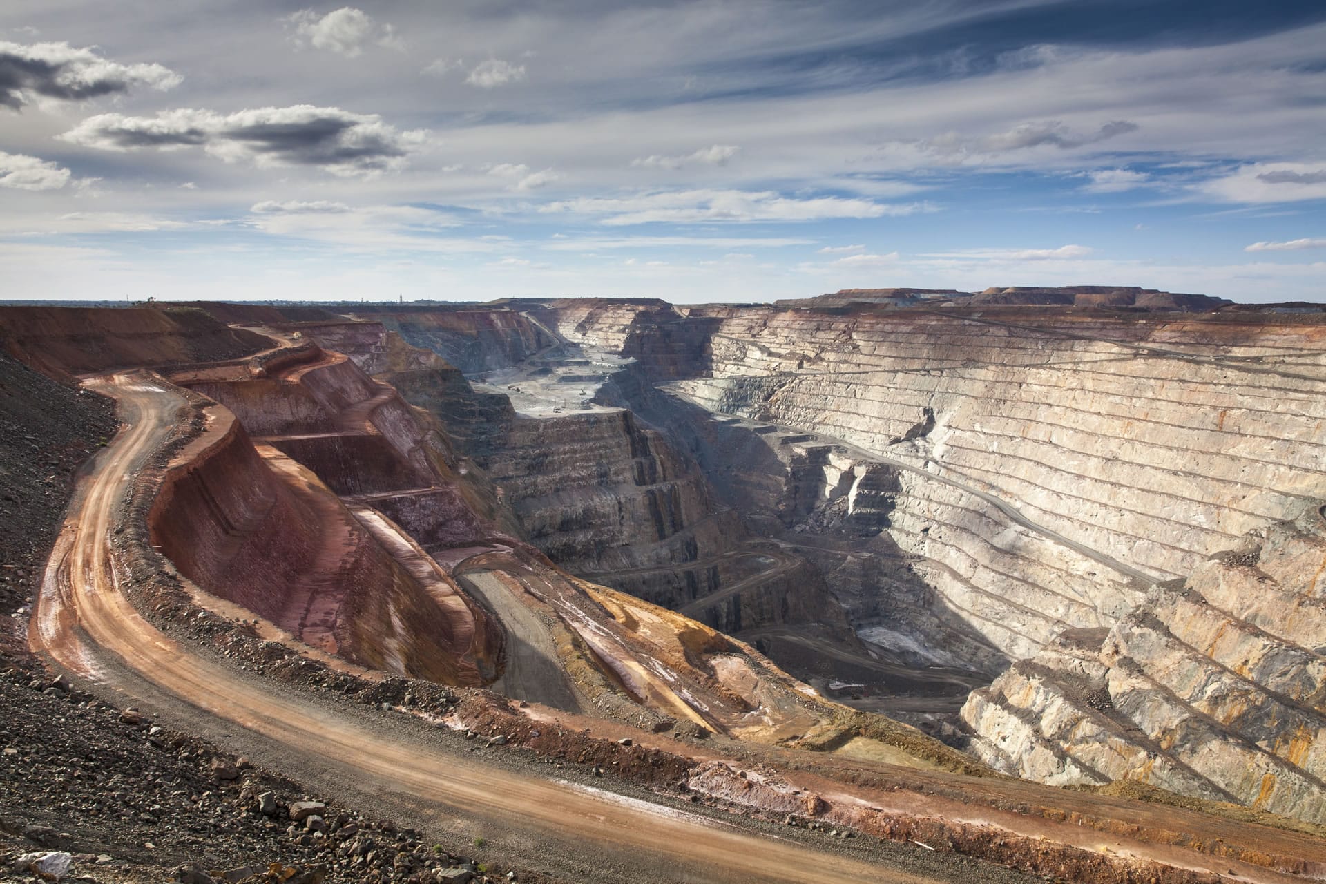 Open-cut mine pit
