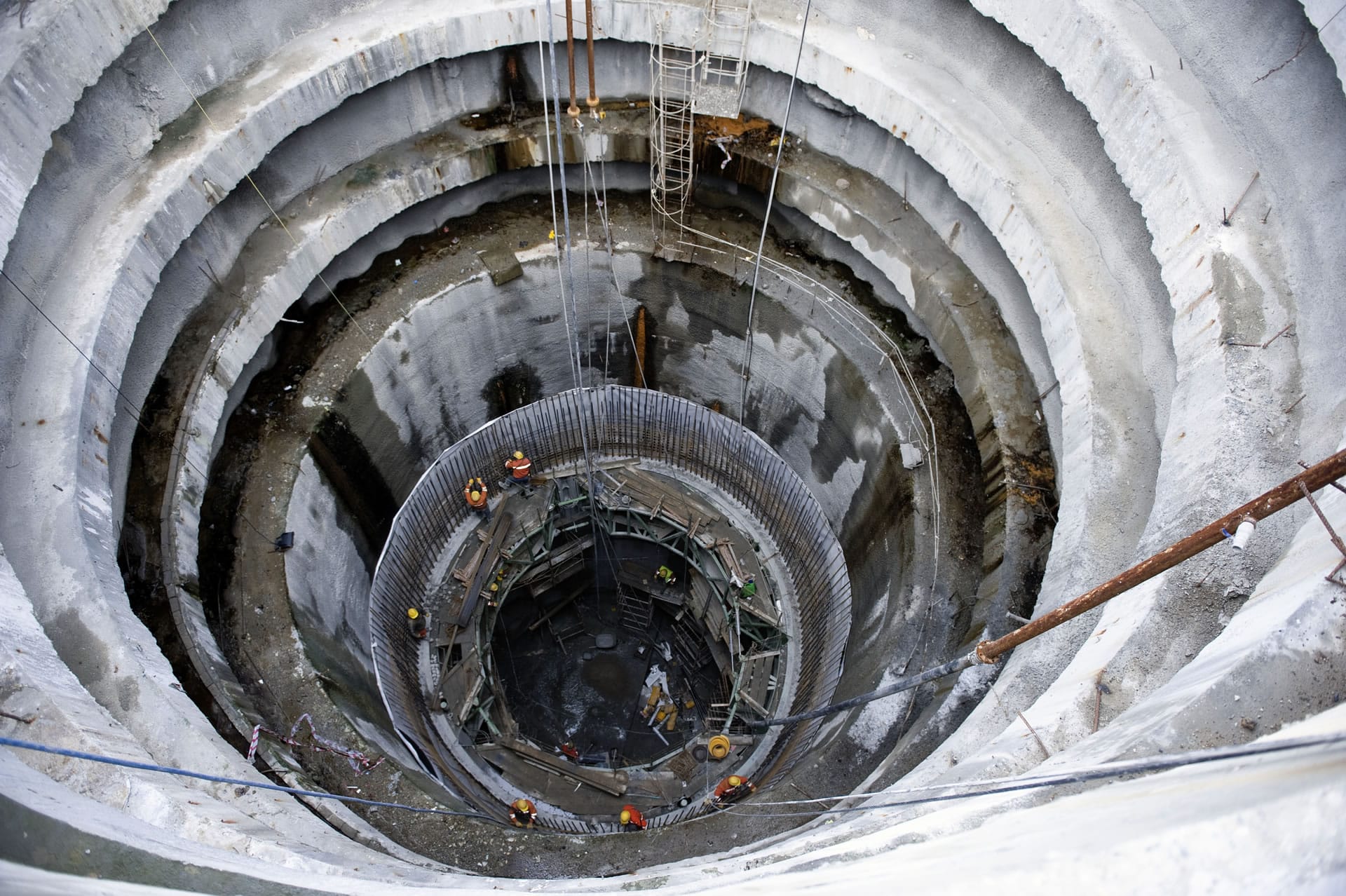 Deep shaft construction