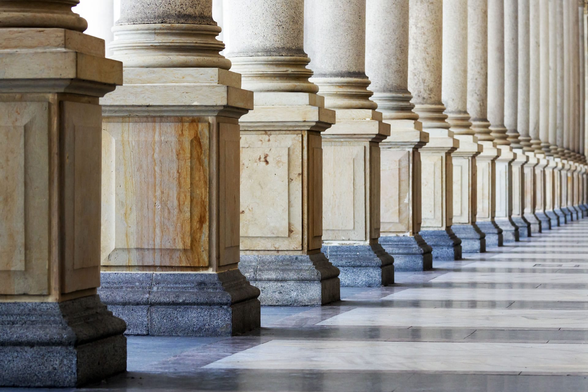 Heritage colonnade